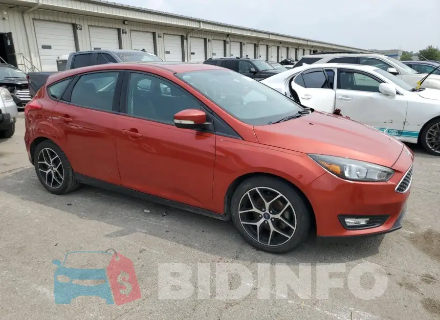 1FADP3M20JL310214 Photo# 4