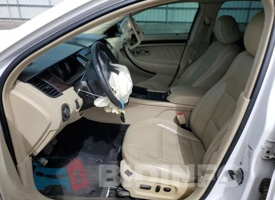 1FAHP2F88FG102854 Photo# 7