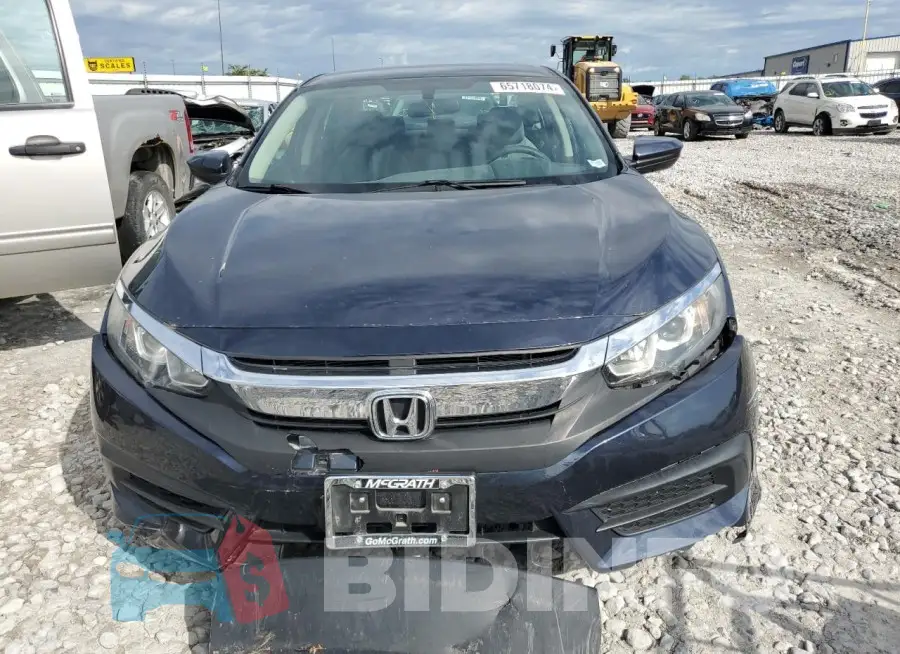 19XFC2F58HE077833 Photo# 5