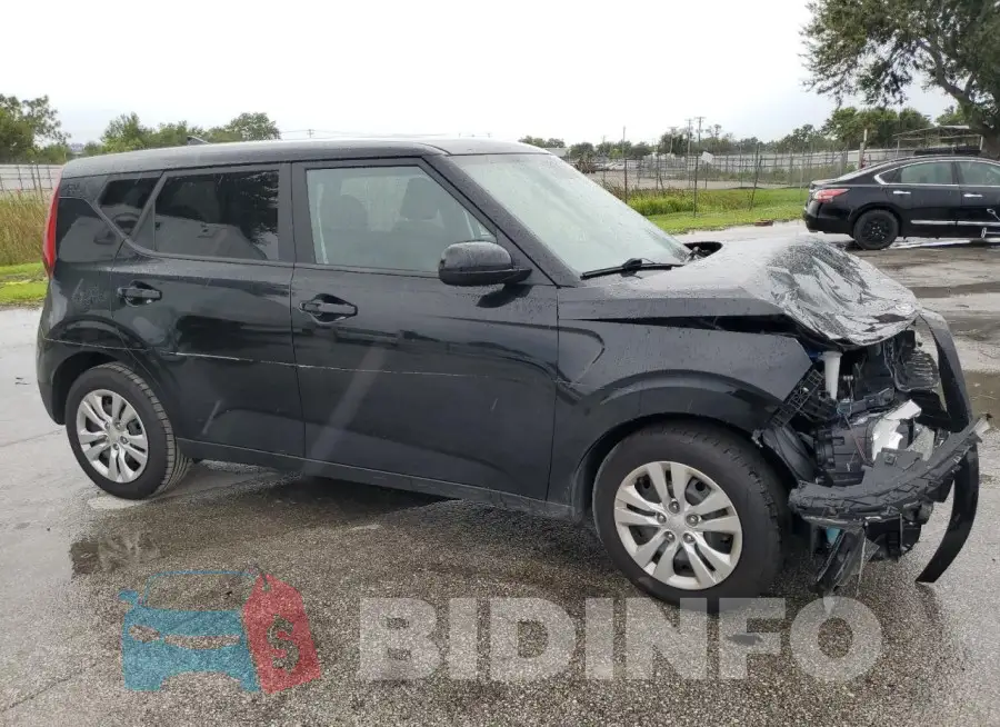 KNDJ23AU3M7138761 Photo# 4