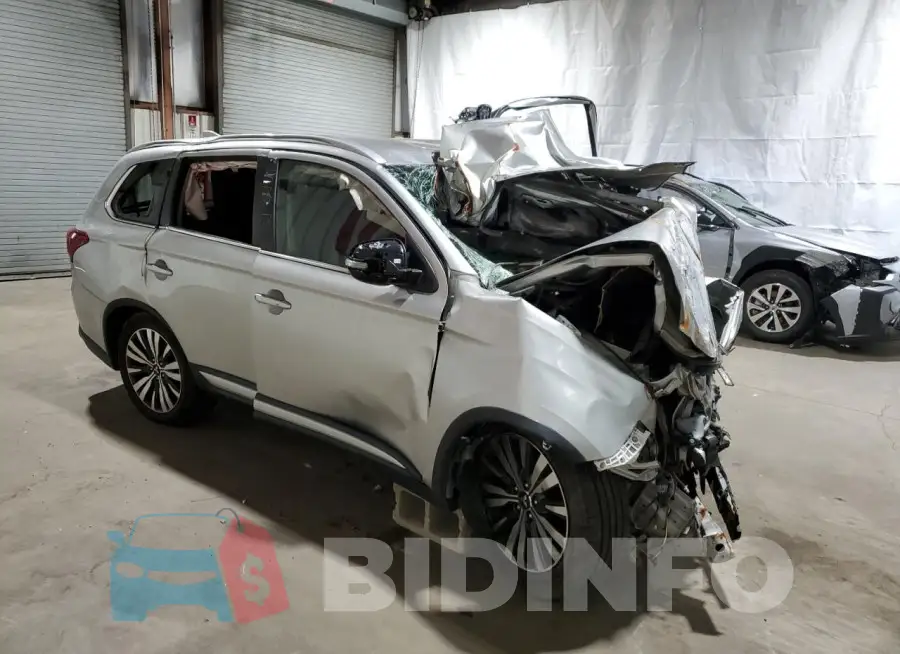 JA4AD3A38LZ032482 Photo# 4