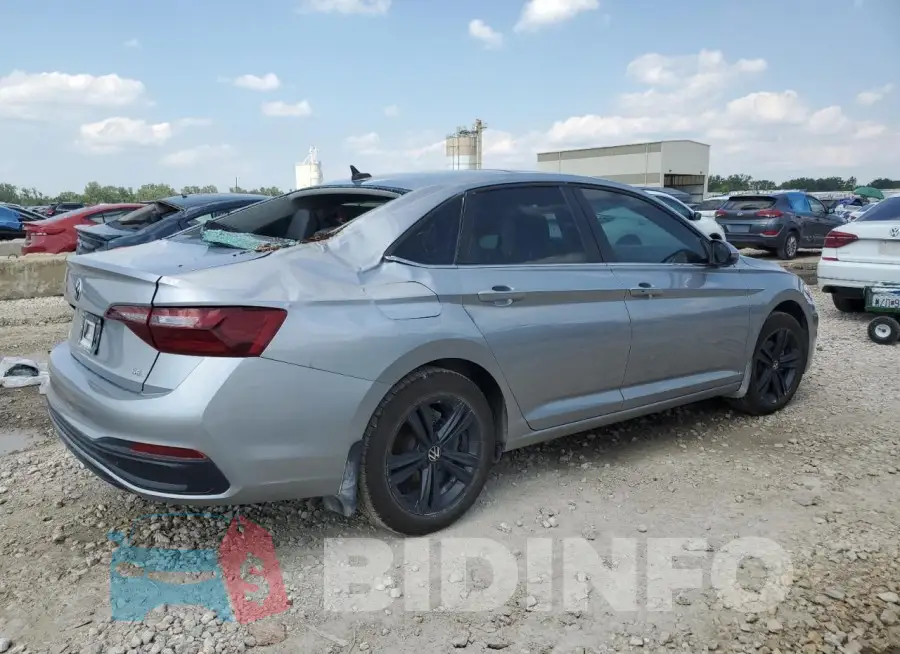 3VW7M7BU5NM012724 Photo# 3