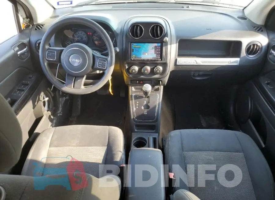 1C4NJCBA2GD621608 Photo# 8