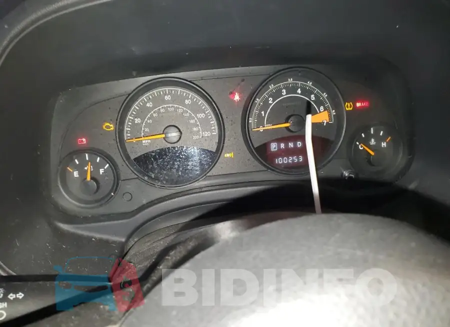 1C4NJRFBXFD379512 Photo# 9