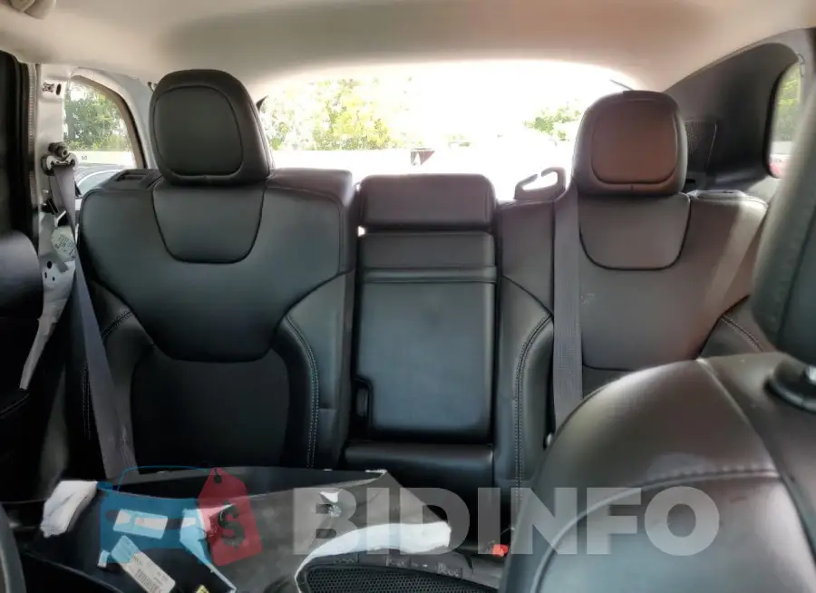 1C4PJLLX6KD109743 Photo# 10