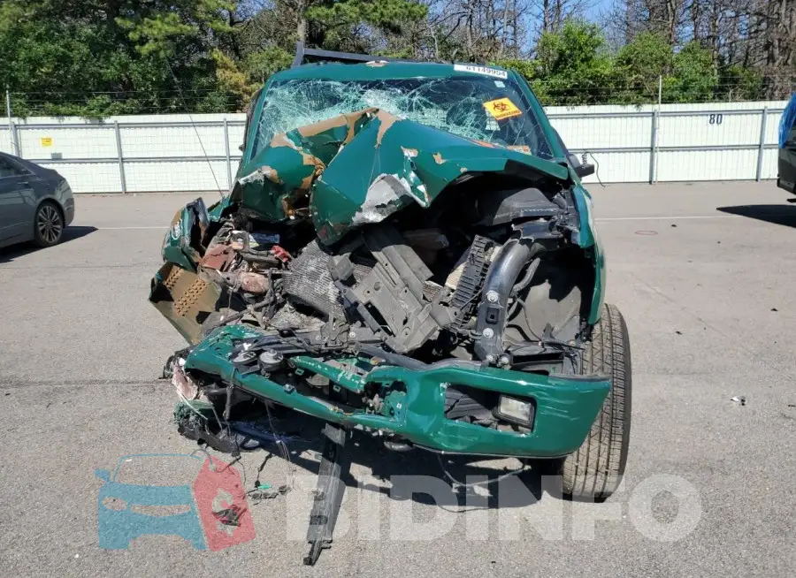 1FTMF1EP7JKC43869 Photo# 5