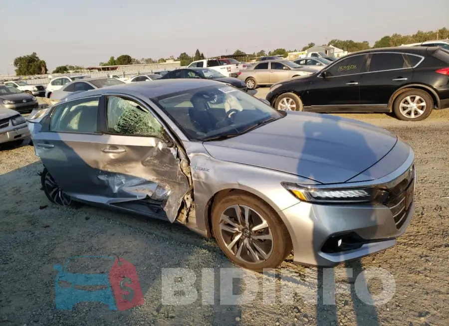 1HGCV3F42MA016759 Photo# 4