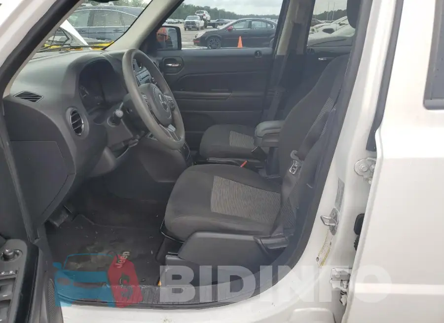 1C4NJPBB2HD120431 Photo# 7