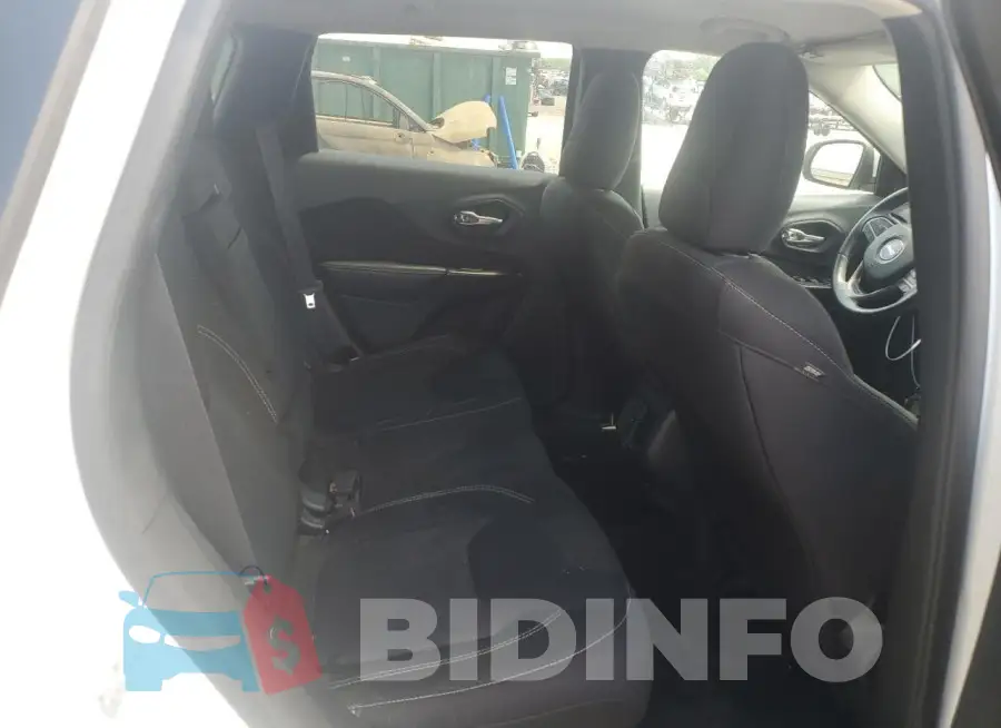 1C4PJLCB0FW676836 Photo# 11