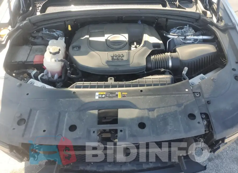 1C4RJKEG3M8128584 Photo# 12