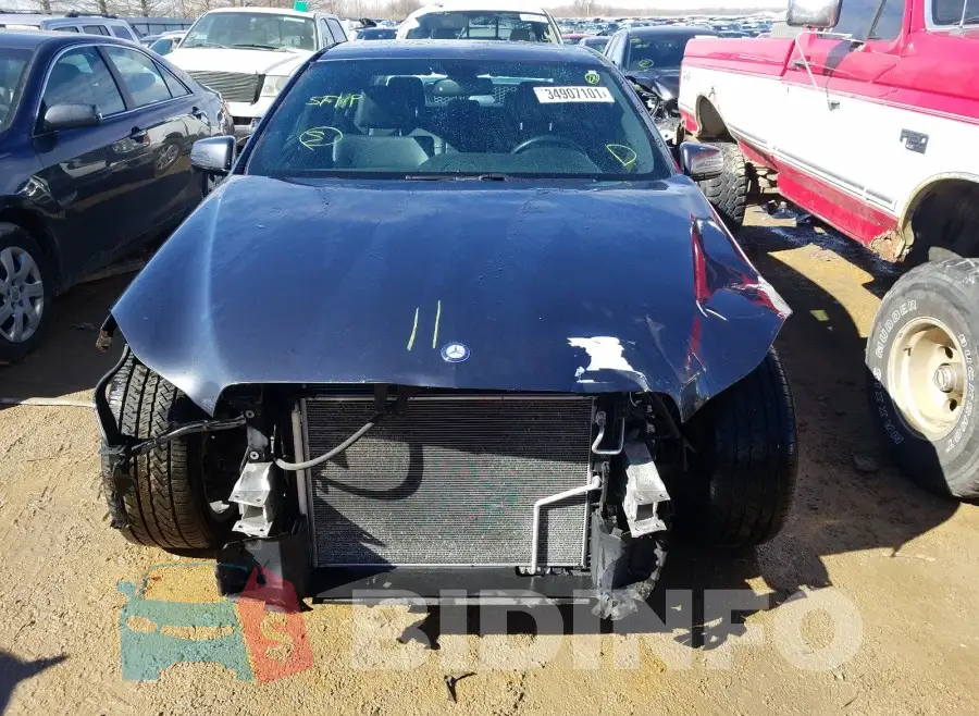 WDDHF8JBXFB107446 Photo# 7