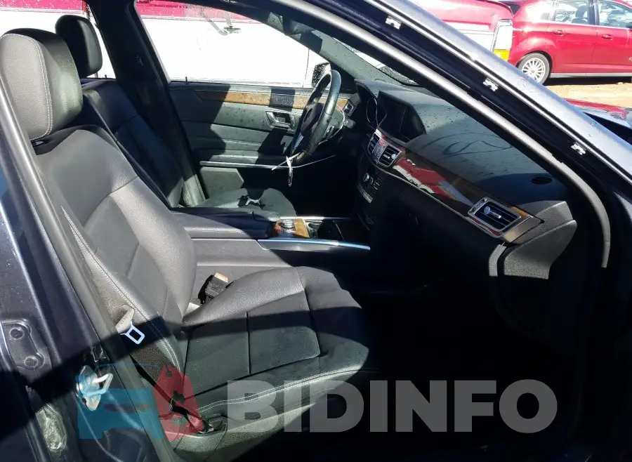 WDDHF8JBXFB107446 Photo# 5