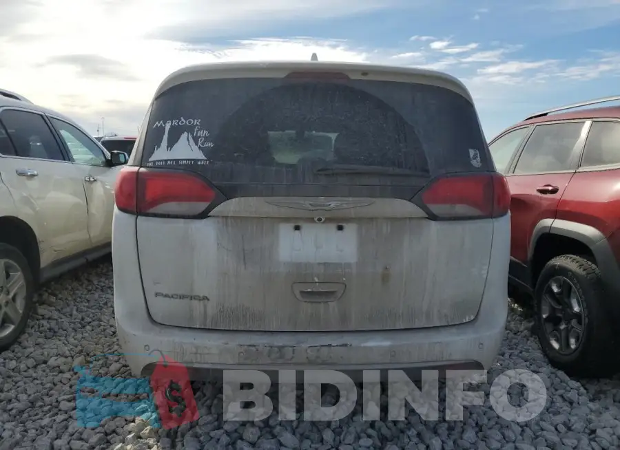 2C4RC1BG3HR572390 Photo# 6