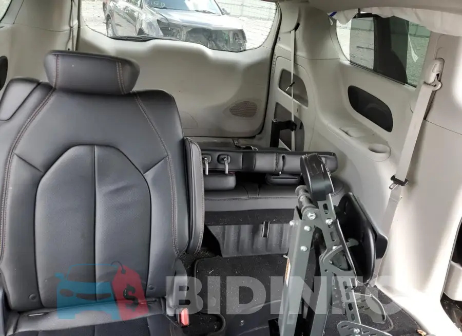2C4RC1EG4HR669416 Photo# 10