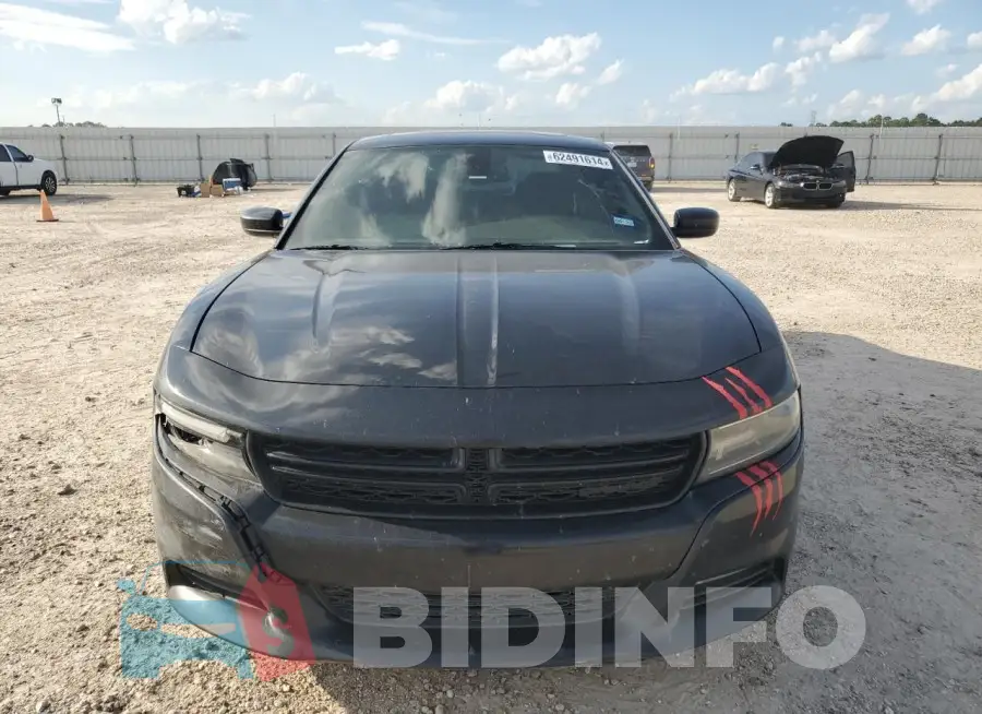 2C3CDXHG5FH858827 Photo# 5
