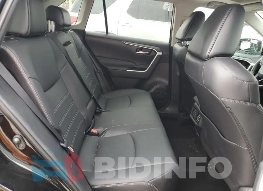 2T3A1RFV6MC182850 Photo# 11