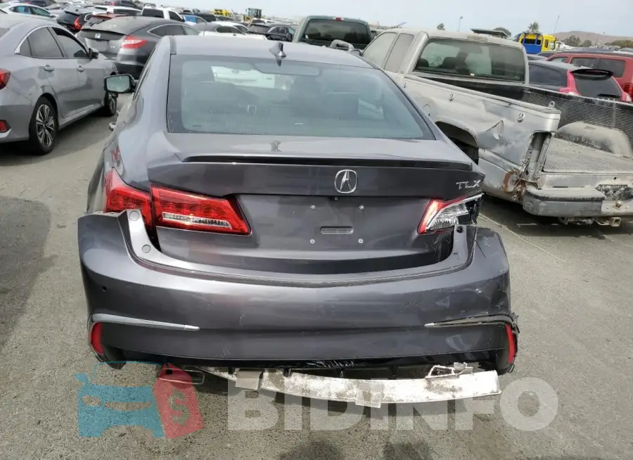 19UUB2F86KA002113 Photo# 6
