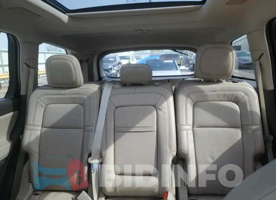 5LM5J7XC9LGL21132 Photo# 10
