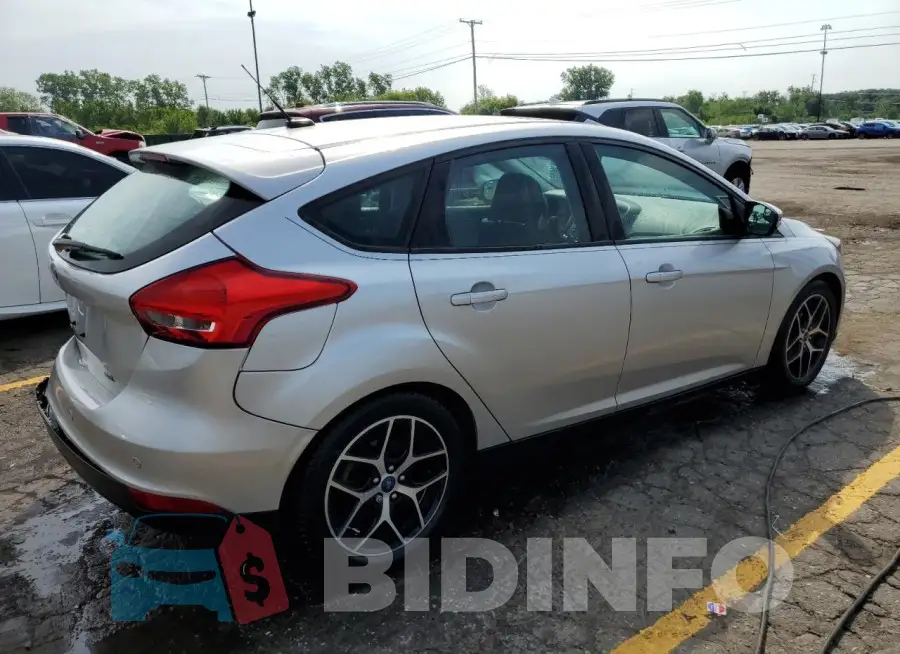 1FADP3M24HL307438 Photo# 3