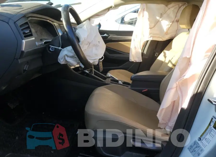 3VWCB7BU5KM240545 Photo# 7