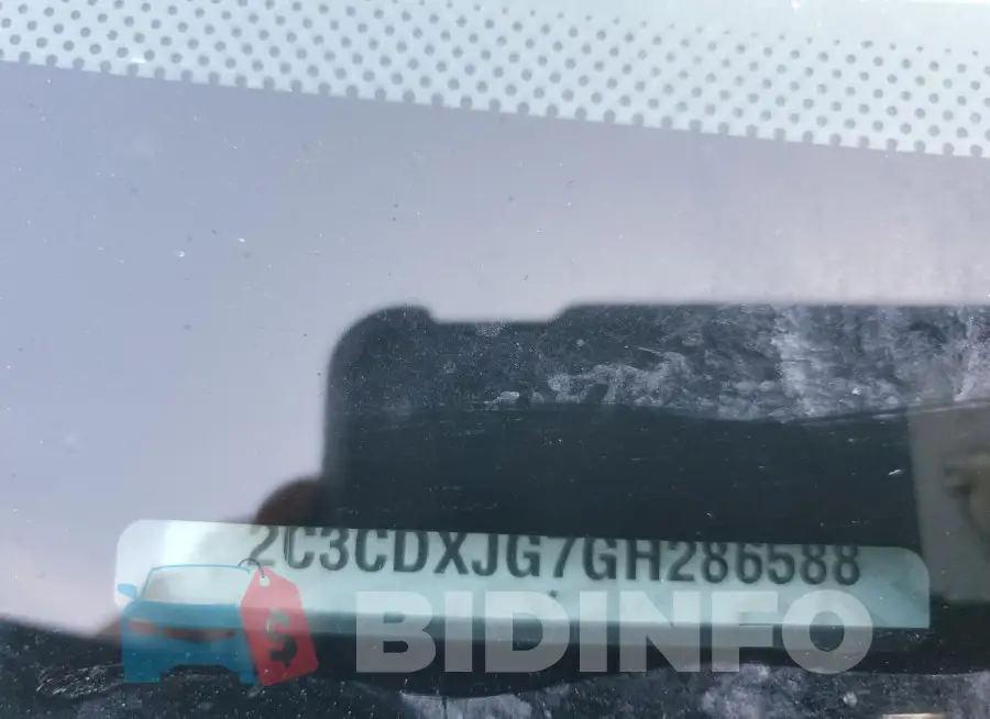 2C3CDXJG7GH286588 Photo# 12