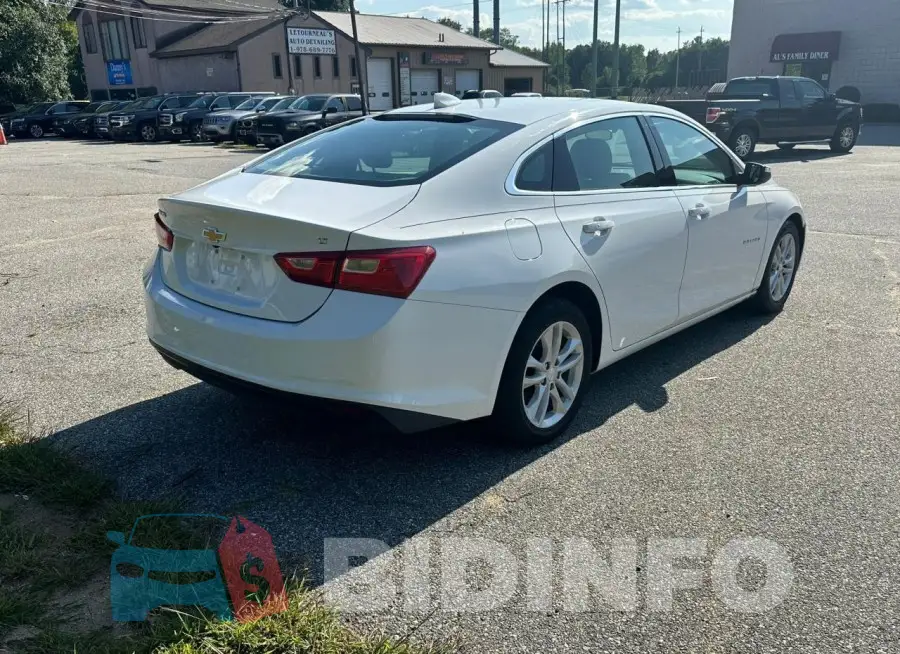 1G1ZD5ST3JF132189 Photo# 4