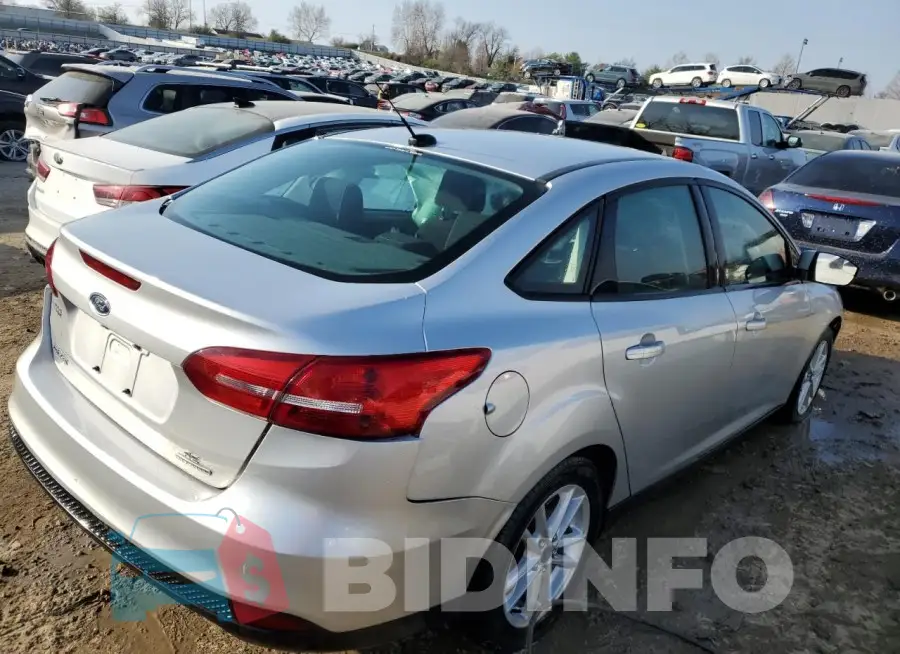 1FADP3F22FL311045 Photo# 3