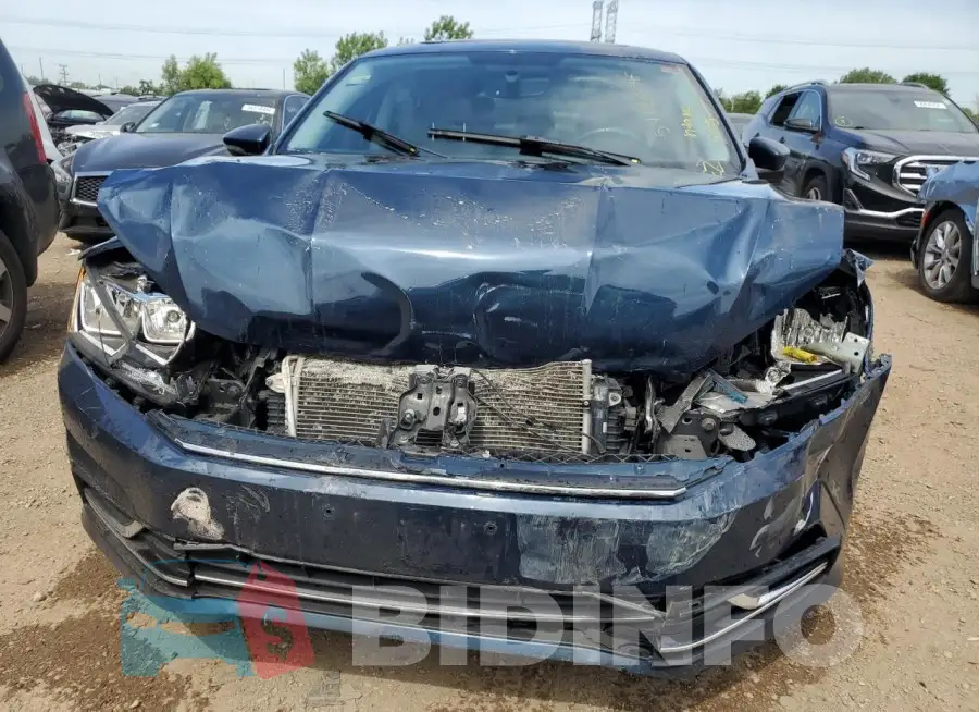 1VWLA7A34KC001856 Photo# 5