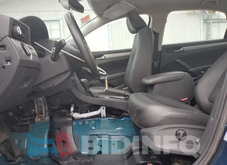 1VWSA7A37MC009478 Photo# 7