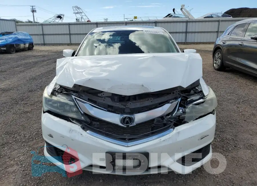 19UDE2F49JA001296 Photo# 5