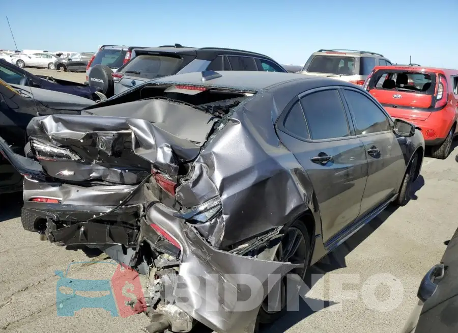 19UUB2F66JA006725 Photo# 3