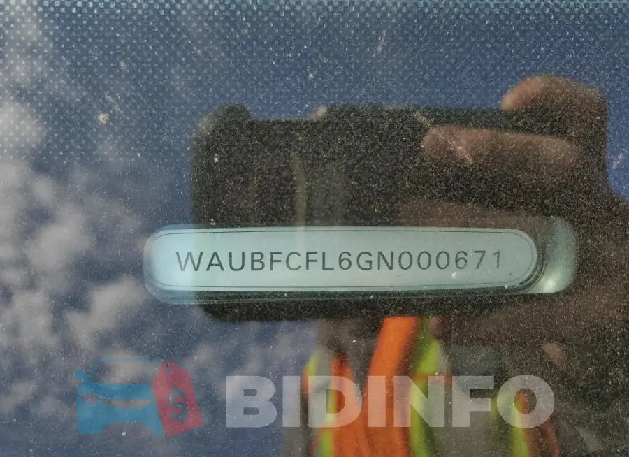 WAUBFCFL6GN000671 Photo# 12