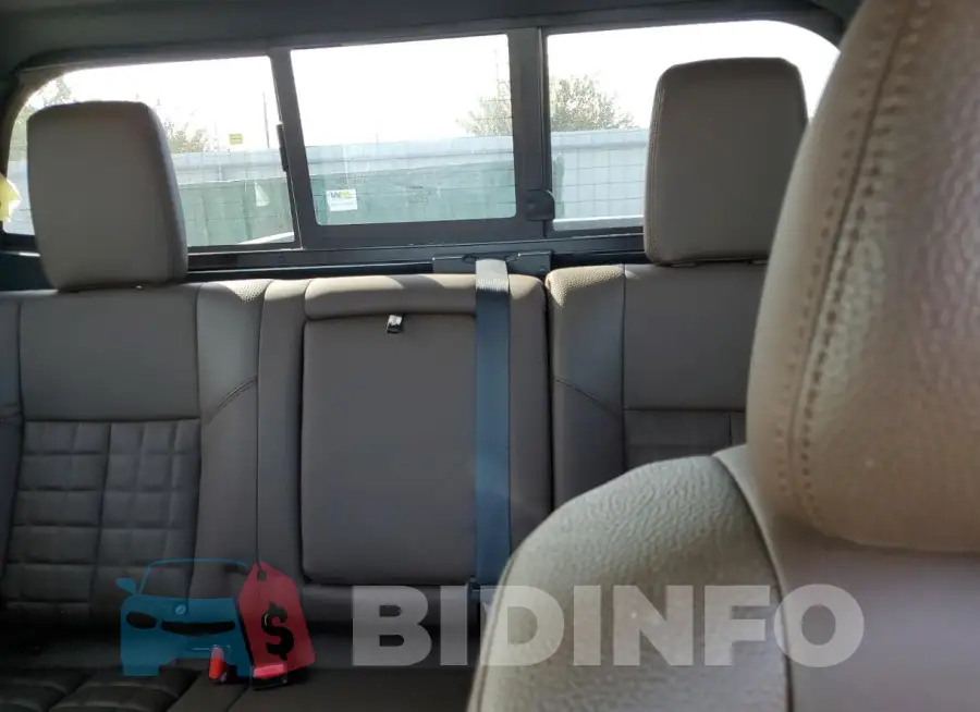 1N6AA1EDXPN115024 Photo# 10