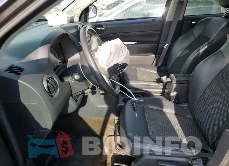 1C4NJCEBXHD160342 Photo# 7