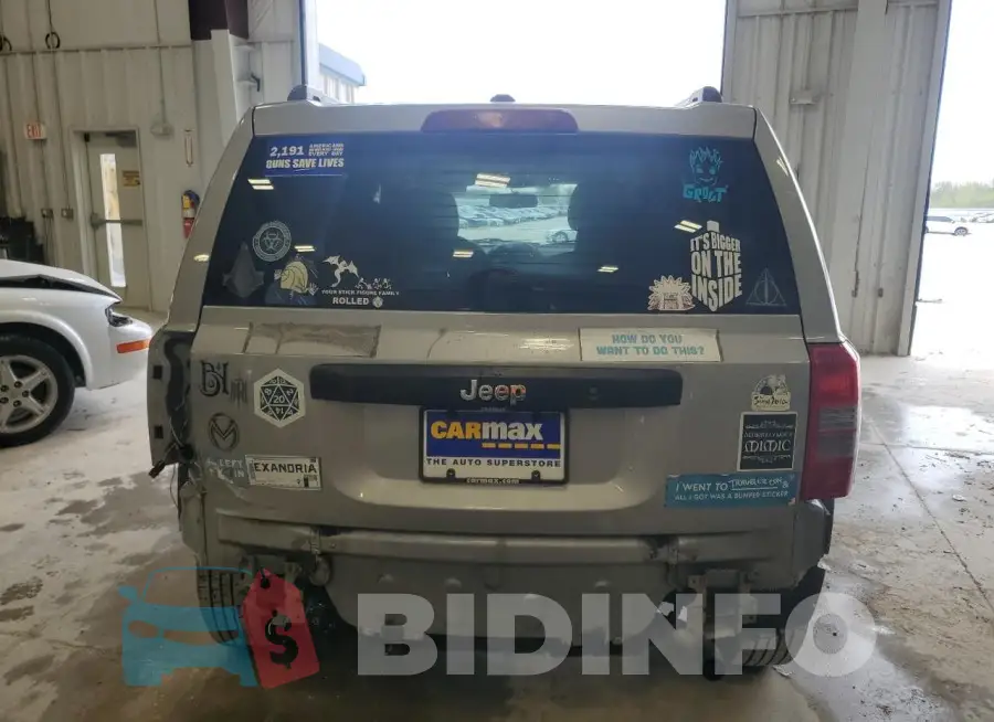 1C4NJPBA9GD748945 Photo# 6