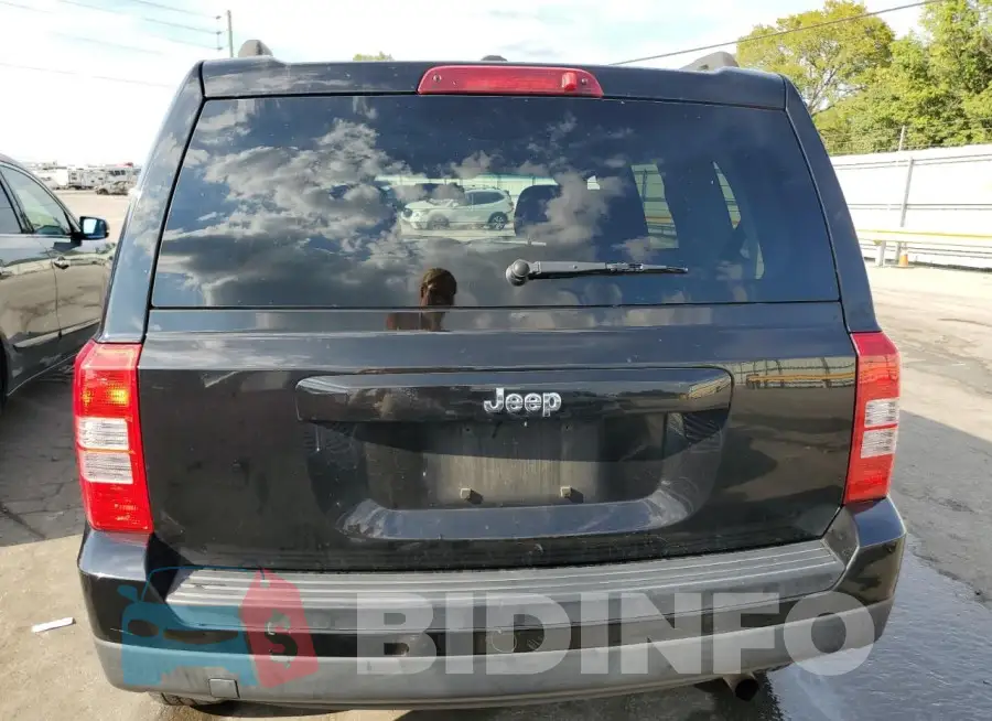 1C4NJPBB3HD121362 Photo# 6