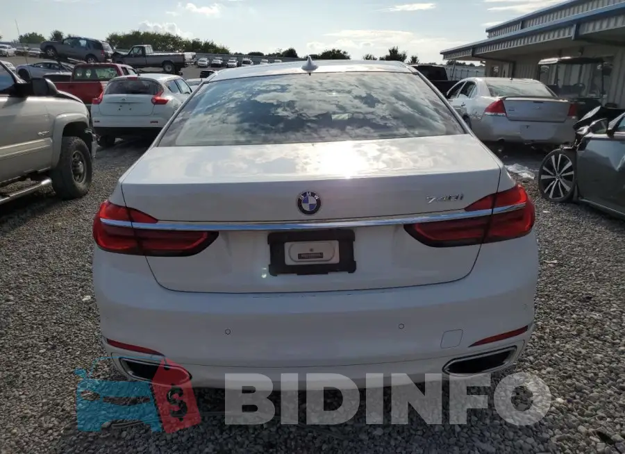 WBA7E2C52HG739261 Photo# 6