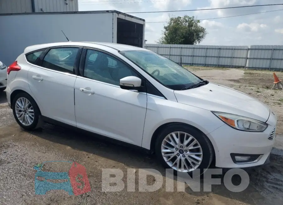 1FADP3N28GL222924 Photo# 4