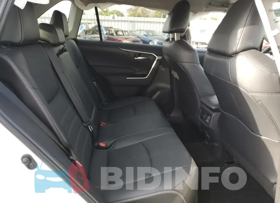 2T3A1RFV8PW358218 Photo# 11