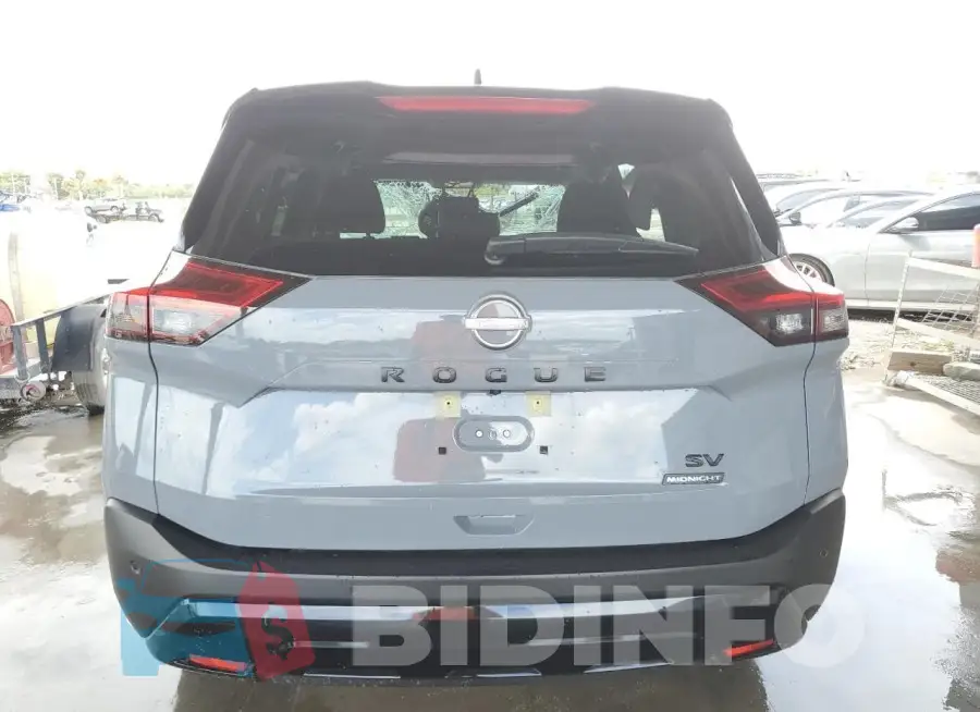 JN8BT3BA5PW011613 Photo# 6