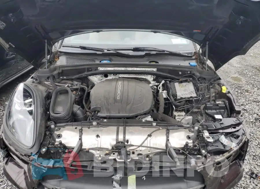 WP1AA2A50MLB00741 Photo# 12