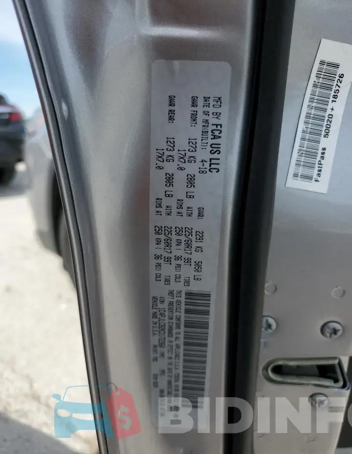 1C4PJLCB2KD172360 Photo# 13