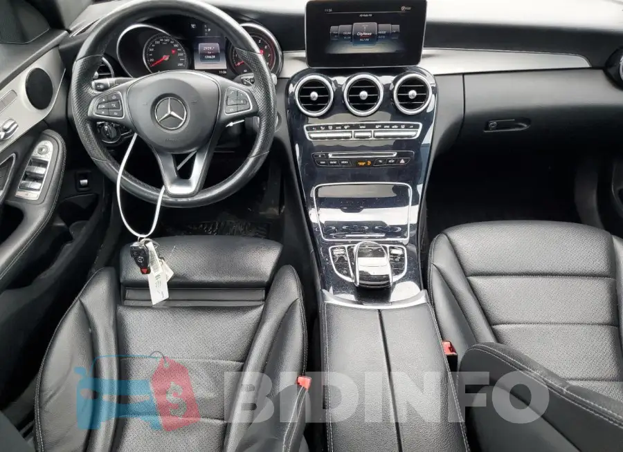 55SWF4KB8JU267855 Photo# 8