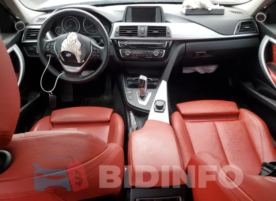 WBA8A3C54GK688430 Photo# 8