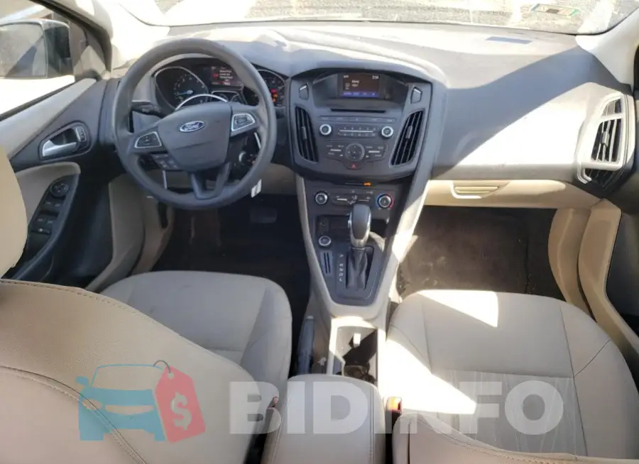 1FADP3F24HL247111 Photo# 8