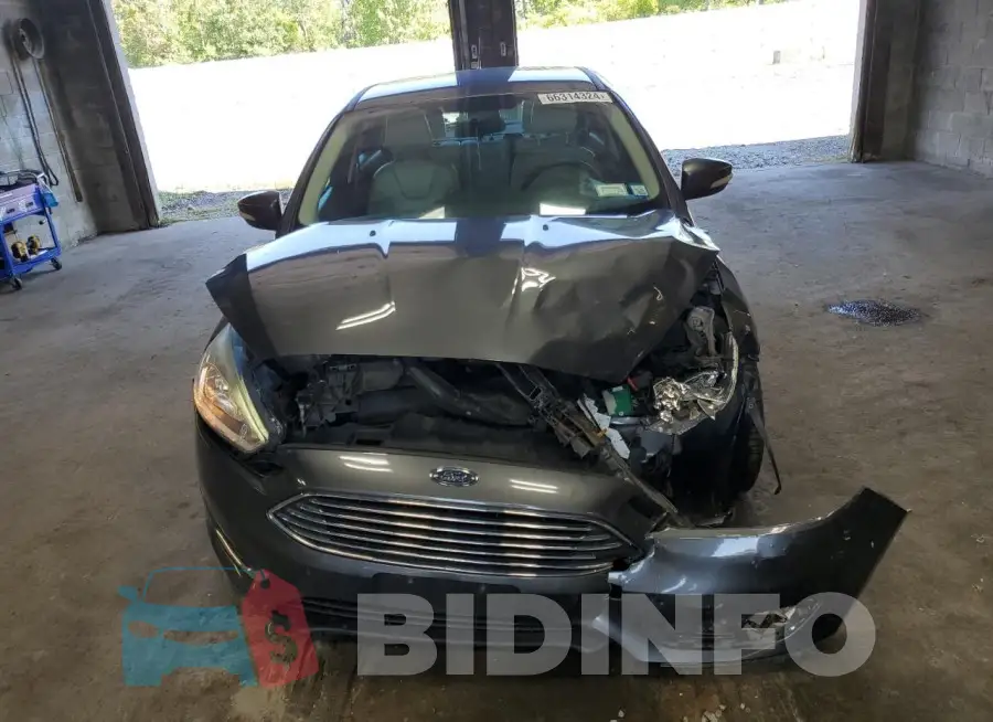 1FADP3N21GL330463 Photo# 5