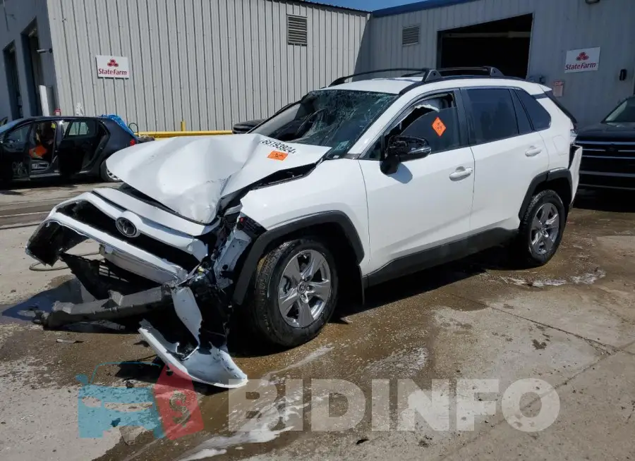 2T3W1RFV3RC281817 Photo# 1