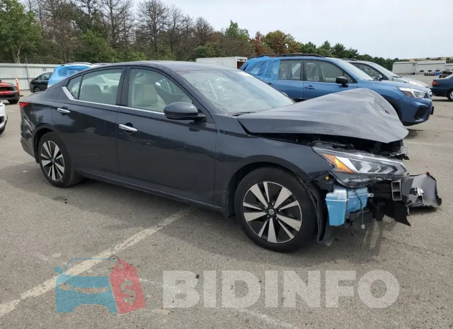 1N4BL4DV7KC102772 Photo# 4