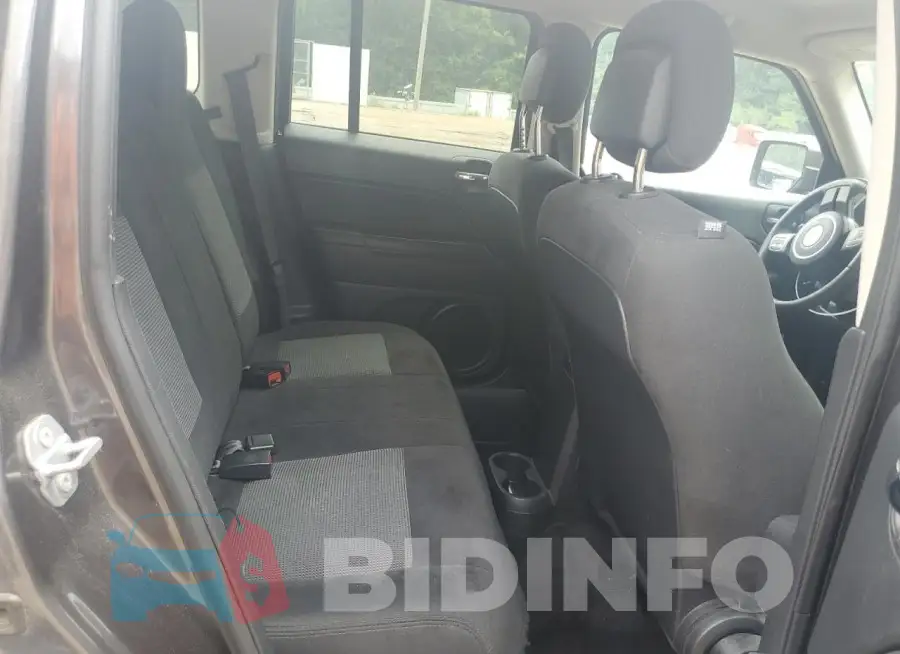 1C4NJPFB7HD184863 Photo# 10
