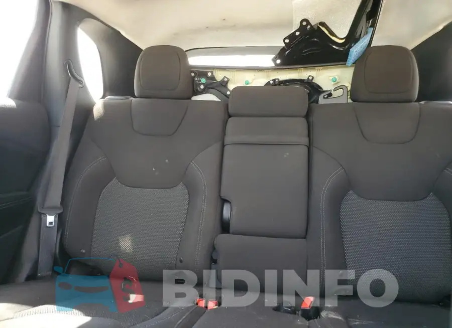 1C4PJLCB9KD358381 Photo# 10